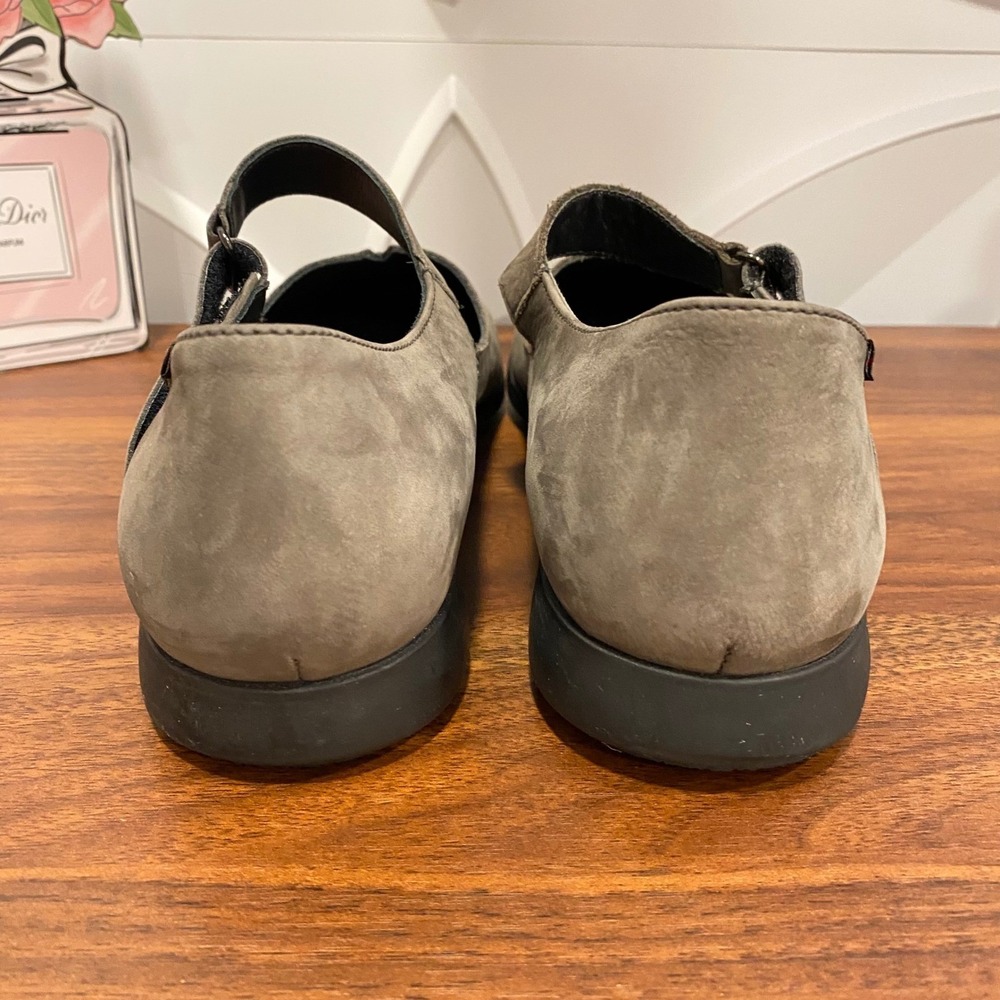 Mephisto Jenyfer Mary Jane Flats Taupe Suede Hook Loop Women's Size 9 - Picture 6 of 10